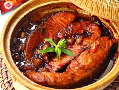 Thơm ngon bổ dưỡng với món cá hồi kho tiêu