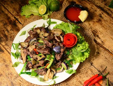 Chim câu xào cà tím thơm ngon cho bữa cơm đậm vị