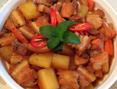 Hướng dẫn làm món thịt heo kho củ cải trắng mền ngon