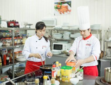 Dịch vụ cung cấp người nấu ăn